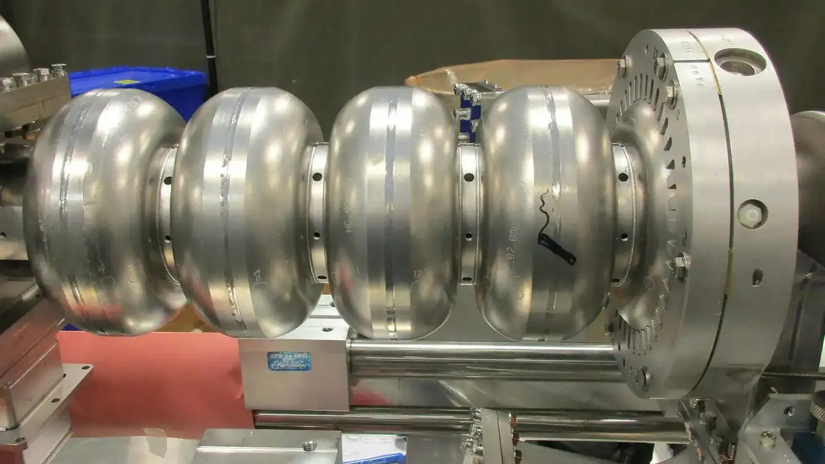 Revolutionäre Technik: Teilchenbeschleuniger wandeln Atommüll in Energie um