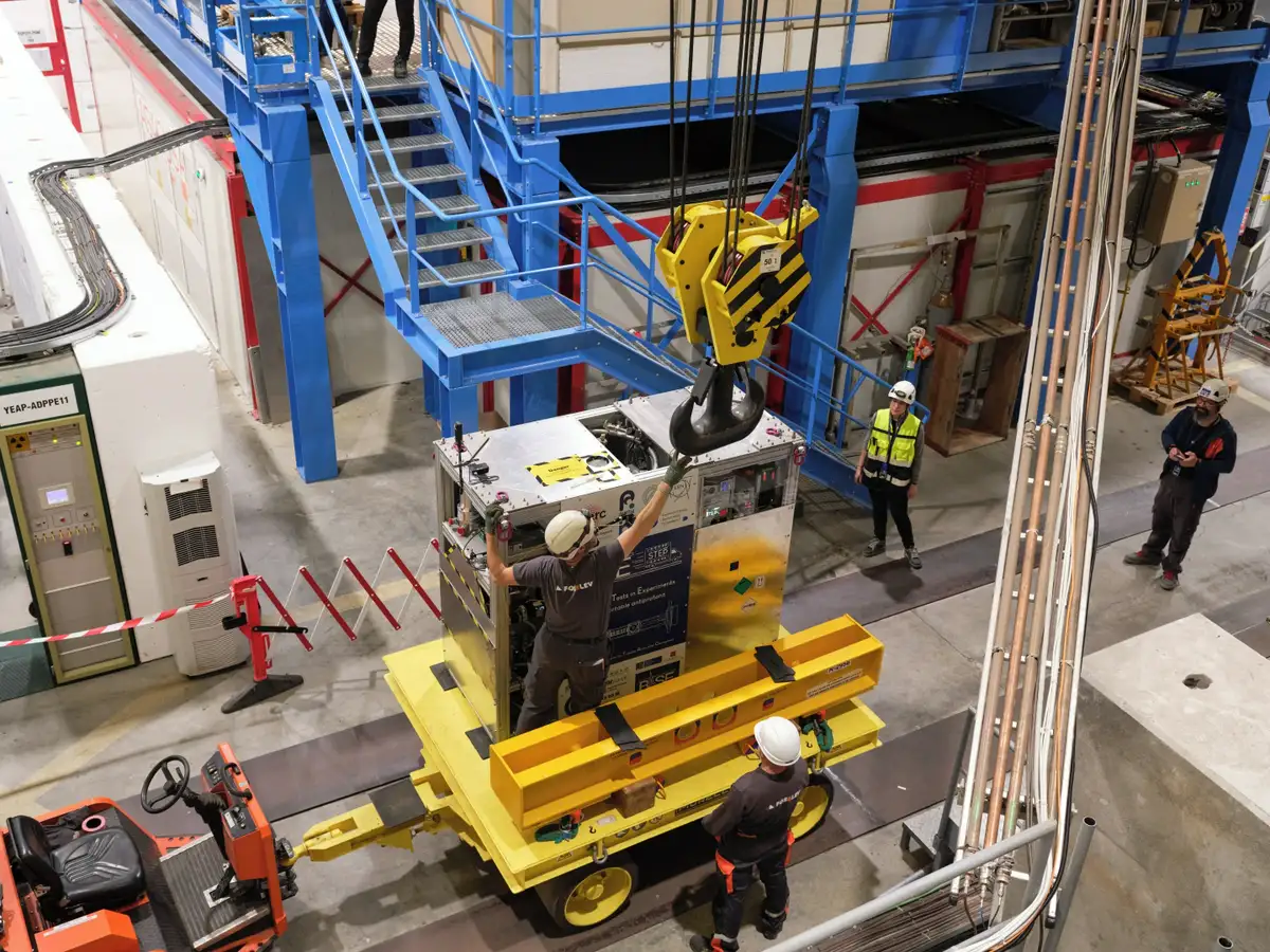 Historischer Schritt am CERN: Antimaterie erstmals per LKW transportiert