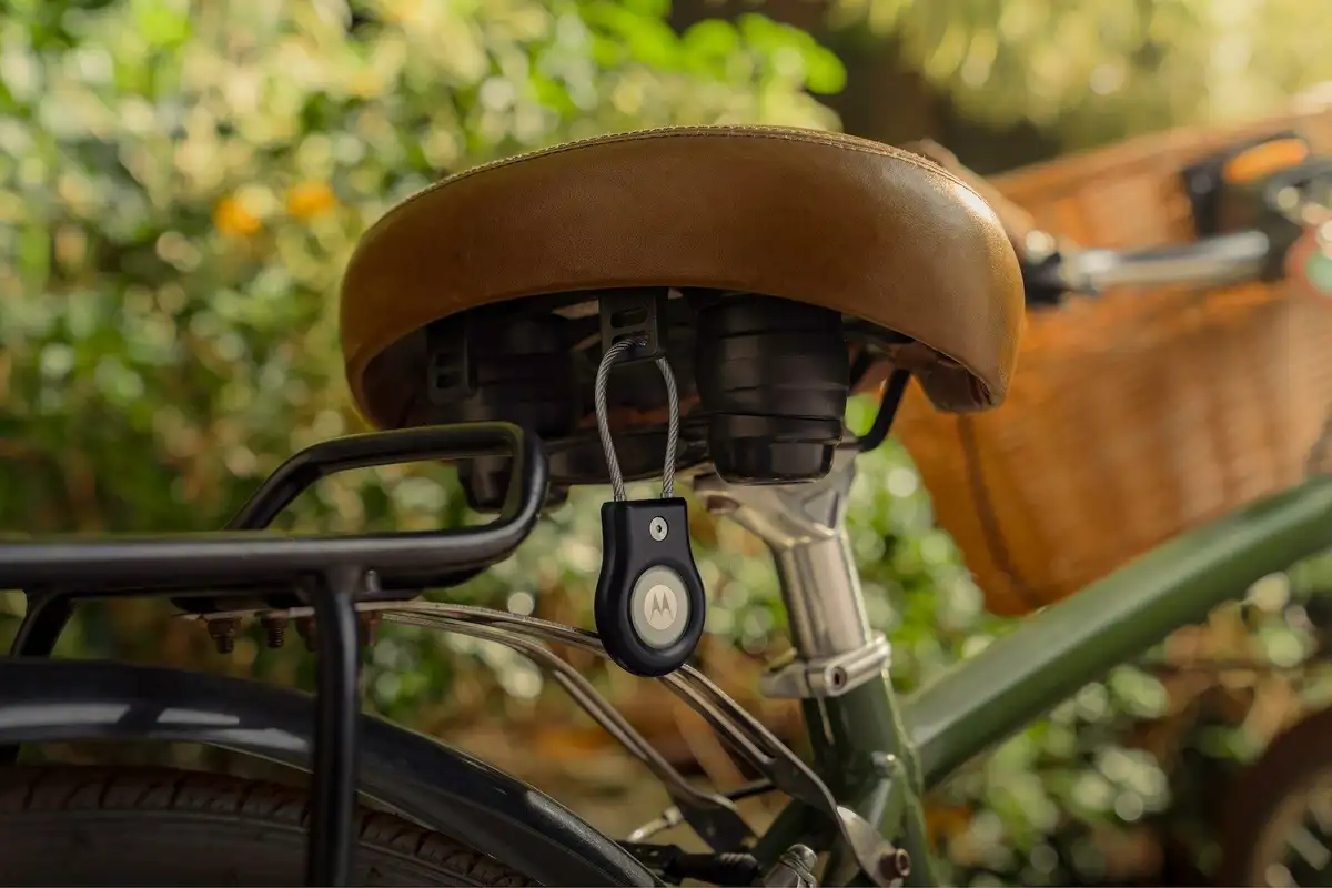 Moto Tag 2: AirTag-Rivale mit 600 Tagen Akkulaufzeit und UWB