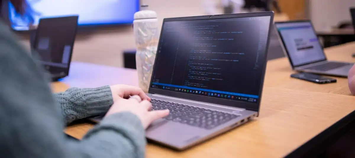 Warum sinkt das Interesse an Informatik? KI ist nicht der einzige Grund